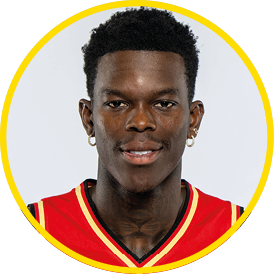 Dennis Schr der in seinem Trikot f r die deutsche Nationalmannschaft im Basketball.