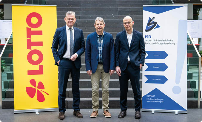 Pressekonferenz Gl cksspiel-Survey 2025 , Berlin , 11.03.2026 , v.l.: Axel Holthaus (Gesch ftsf hrer Lotto Niedersachsen) , Dr. Jens Kalke (ISD) , Dr. Sven Buth (ISD) , Foto: Lotto in Deutschland/Stefan Gloede