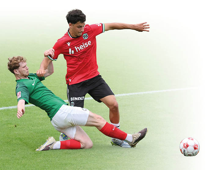 7.08.2026 , Hannover 96 II , U23 , Regionalliga , Saison 2026-27 , Foto: Florian Petrow H96 II- HSC: Yunus nal gegen Paul Wegner